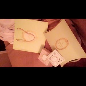 Meet your Posher, Niya